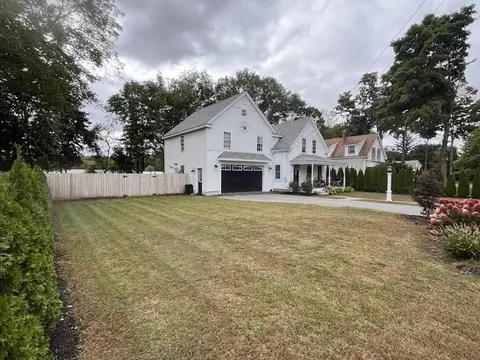 223 Old Common Rd, Lancaster, MA 01523