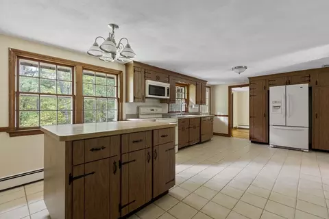 Kitchen - 14 Deborah Dr, Walpole, MA 02081 photo 3 of 4
