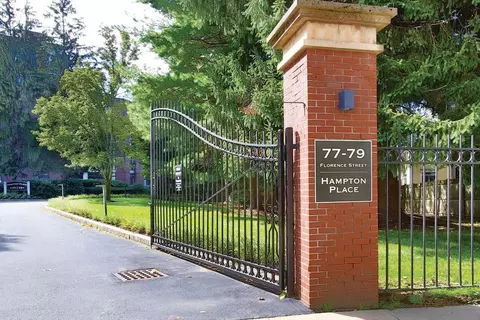 79 Florence St #410S, Newton, MA 02459