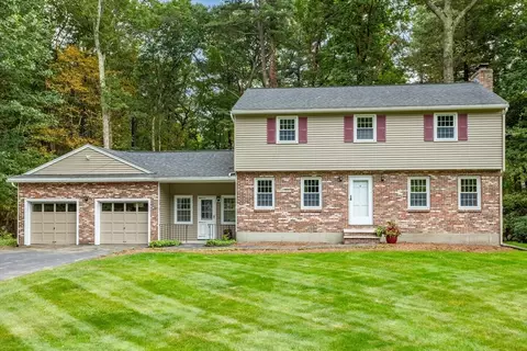 6 Piccadilly Cir, Chelmsford, MA 01824