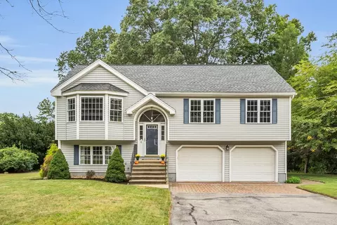 4 Sycamore St, Chelmsford, MA 01824