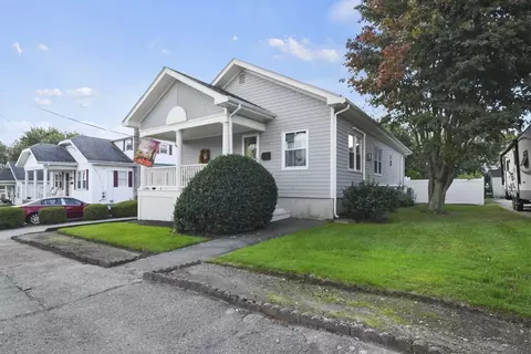 345 Longhill Ave, Somerset, MA 02726