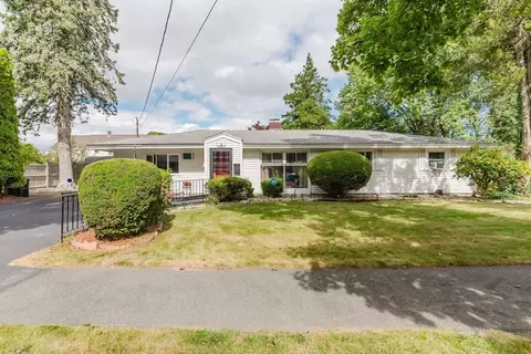9 Trask Rd, Peabody, MA 01960