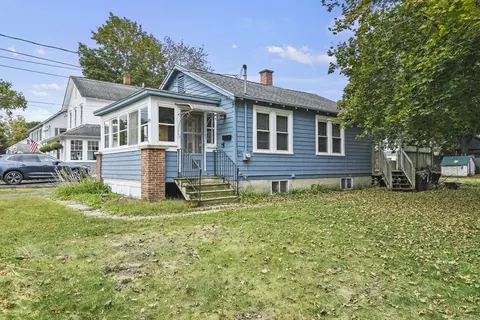 27 Pine St, Dalton, MA 01226