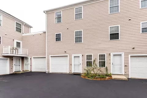 15 Young St #8, Quincy, MA 02171