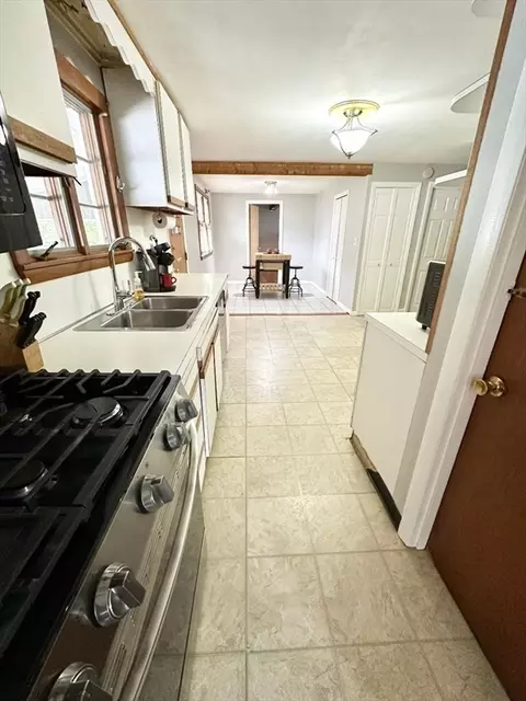 81 Range Ave, Lynn, MA 01904 photo 9