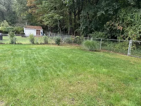 37 Bretton Rd, Springfield, MA 01119 photo 3