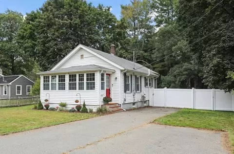 300 Cocasset St, Foxboro, MA 02035