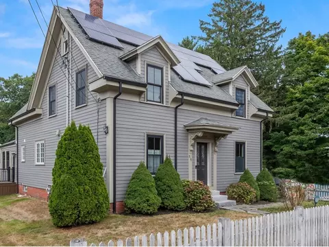 216 Dodge St, Beverly, MA 01915 photo 2