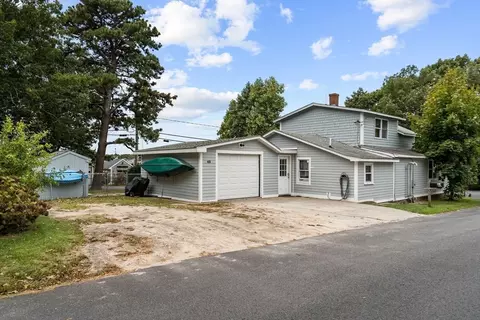 43 Pinehurst Dr, Wareham, MA 02571