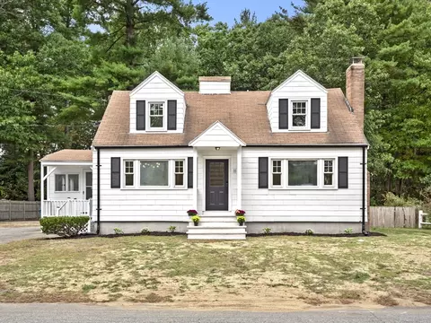 11 Kevin St, Tewksbury, MA 01876