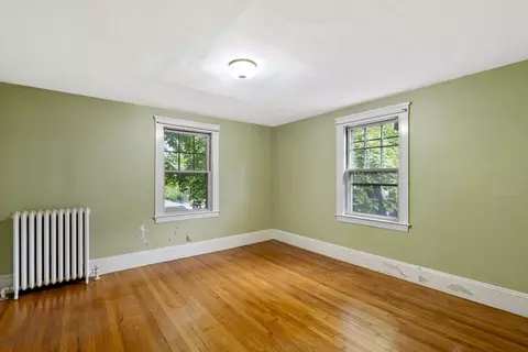 Bedroom - 18 Cedar St, Marblehead, MA 01945 photo 4 of 5