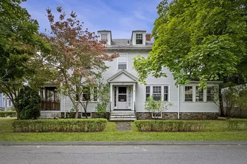Exterior - 18 Cedar St, Marblehead, MA 01945 photo 2 of 10