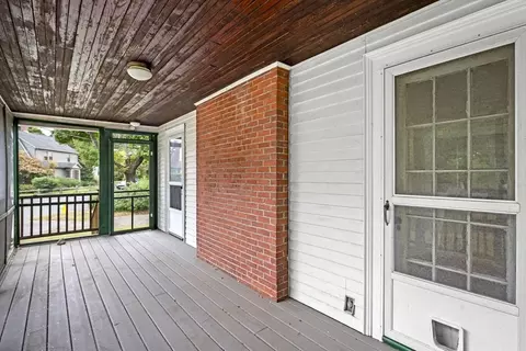 Exterior - 18 Cedar St, Marblehead, MA 01945 photo 8 of 10