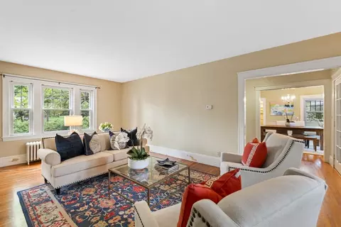 Living - 18 Cedar St, Marblehead, MA 01945 photo 4 of 4