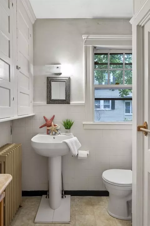 Bath - 18 Cedar St, Marblehead, MA 01945 photo 1 of 3