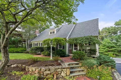 65 Little Herring Pond Rd, Plymouth, MA 02360