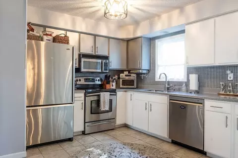 200 Lambert Ter #12, Chicopee, MA 01020