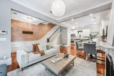 330 K St #2, Boston, MA 02127