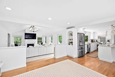9 Autumn Cir, Hingham, MA 02043 photo 11