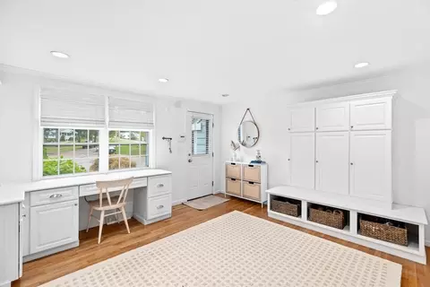 9 Autumn Cir, Hingham, MA 02043 photo 2