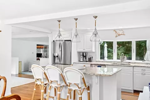 9 Autumn Cir, Hingham, MA 02043 photo 4