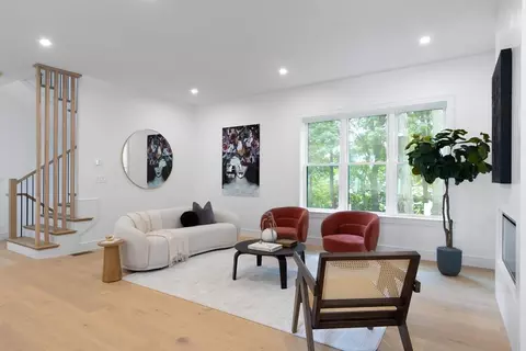 10-12 Elliot Ter #12, Newton, MA 02464