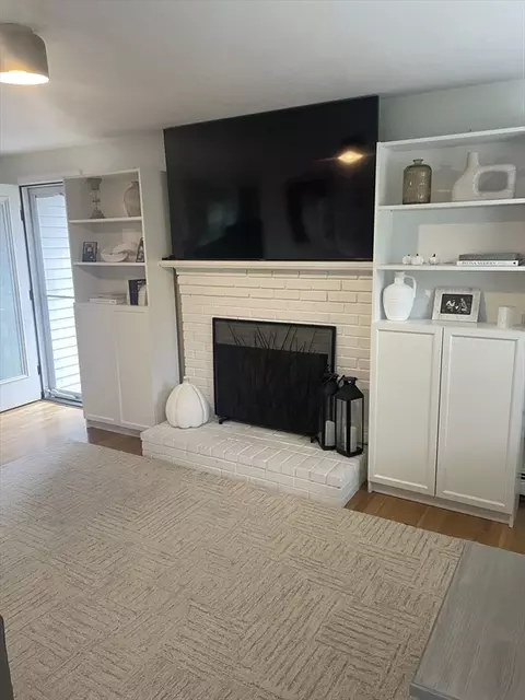 55 Caesar Chelor Dr, Wrentham, MA 02093 photo 4