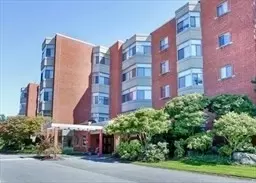 99 Florence St #40-1D, Chestnut Hill, MA 02467