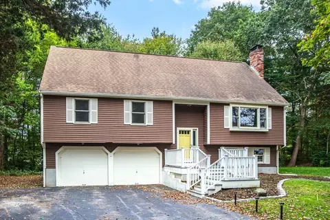 44 Sunset Ln, Attleboro, MA 02703