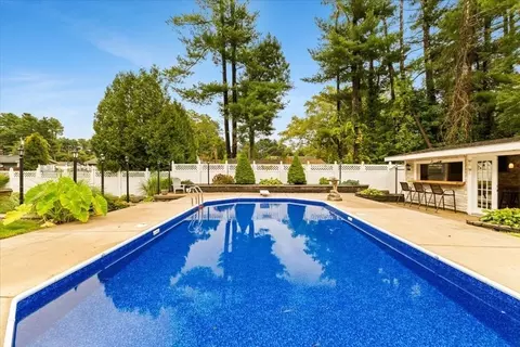Exterior - 112 Sully Rd, Raynham, MA 02767 photo 11 of 12
