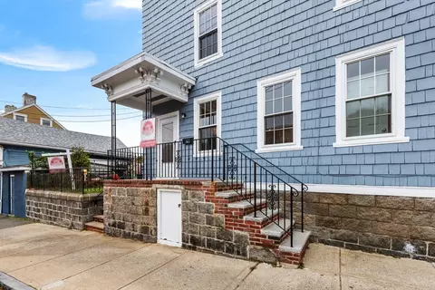 40 Middle St #1, Gloucester, MA 01930 photo 2