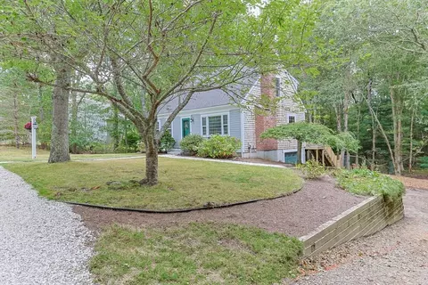 10 Checkerberry Ln, Sandwich, MA 02644