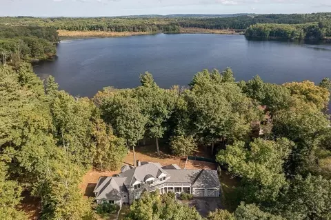 18 Lily Pond Rd, Boxford, MA 01921