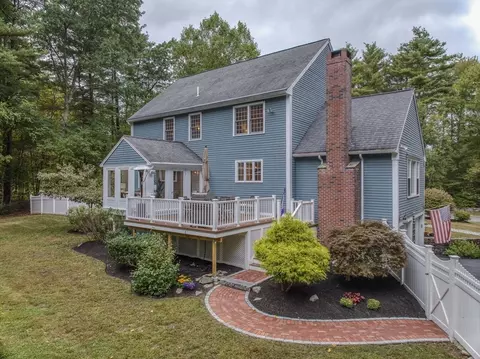 Exterior - 5 Stone Row Ln, Georgetown, MA 01833 photo 7 of 11