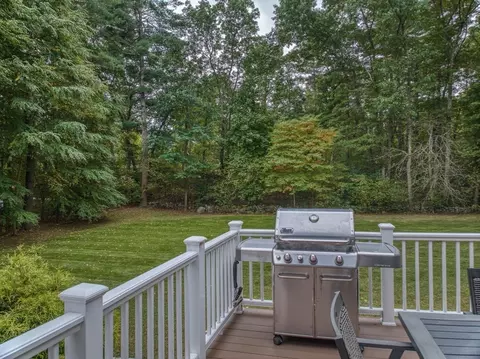 Exterior - 5 Stone Row Ln, Georgetown, MA 01833 photo 9 of 11