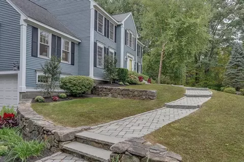 Exterior - 5 Stone Row Ln, Georgetown, MA 01833 photo 5 of 11