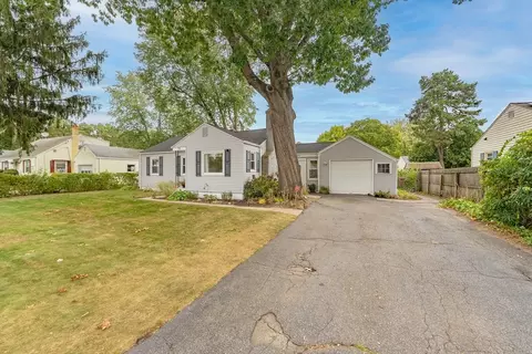 75 Rosemary Dr, Springfield, MA 01119 photo 2