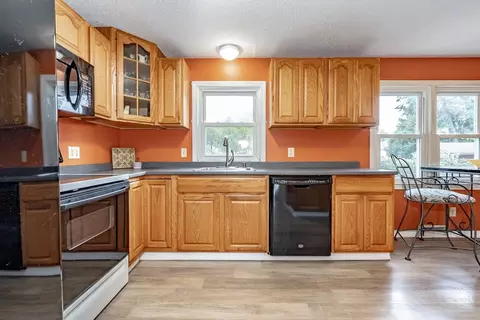 75 Rosemary Dr, Springfield, MA 01119 photo 7