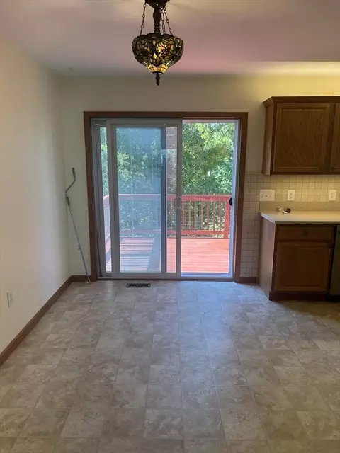 23 Arrowsic St, Worcester, MA 01606 photo 3