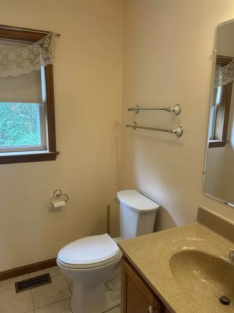 23 Arrowsic St, Worcester, MA 01606 photo 14