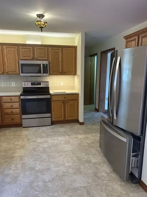 23 Arrowsic St, Worcester, MA 01606 photo 8