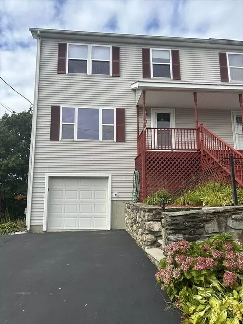 23 Arrowsic St, Worcester, MA 01606 photo 2