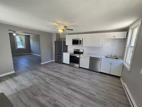 Kitchen - 445 Putnam Hl, Sutton, MA 01590 photo 5 of 8