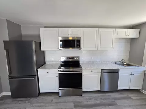 Kitchen - 445 Putnam Hl, Sutton, MA 01590 photo 6 of 8