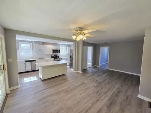 Living - 445 Putnam Hl, Sutton, MA 01590 photo 1 of 8