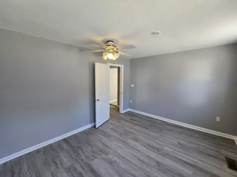 Bedroom - 445 Putnam Hl, Sutton, MA 01590 photo 1 of 6