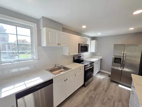 Kitchen - 445 Putnam Hl, Sutton, MA 01590 photo 3 of 8