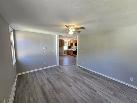 Living - 445 Putnam Hl, Sutton, MA 01590 photo 8 of 8