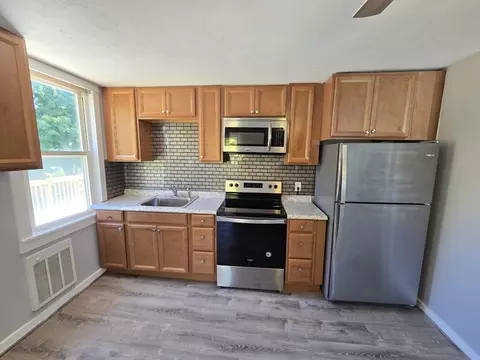 Kitchen - 445 Putnam Hl, Sutton, MA 01590 photo 8 of 8